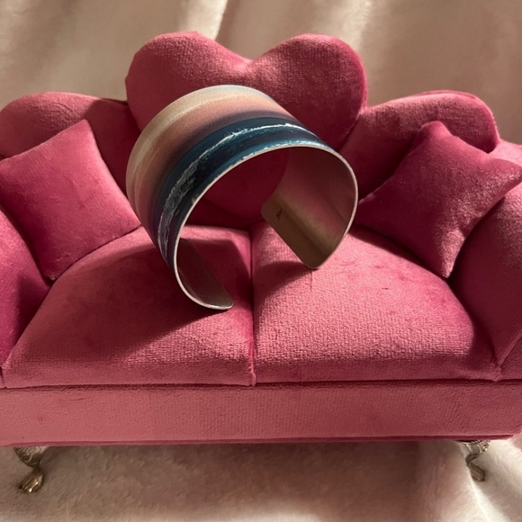 NWOT Metal cuff bracelet - Picture 5 of 5